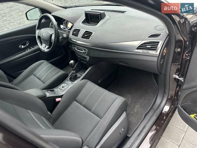 Коричневый Рено Меган, объемом двигателя 0 л и пробегом 170 тыс. км за 10800 $, фото 5 на Automoto.ua