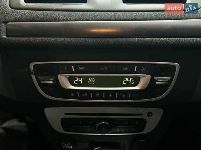 Коричневый Рено Меган, объемом двигателя 1.5 л и пробегом 230 тыс. км за 7900 $, фото 23 на Automoto.ua