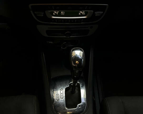 Коричневый Рено Меган, объемом двигателя 1.5 л и пробегом 230 тыс. км за 7900 $, фото 25 на Automoto.ua