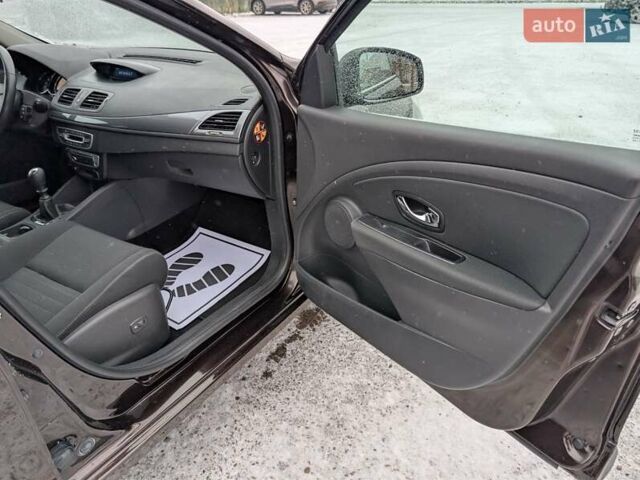 Коричневый Рено Меган, объемом двигателя 1.2 л и пробегом 135 тыс. км за 7950 $, фото 38 на Automoto.ua