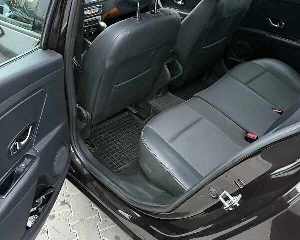 Коричневий Рено Меган, об'ємом двигуна 1.46 л та пробігом 129 тис. км за 9999 $, фото 7 на Automoto.ua