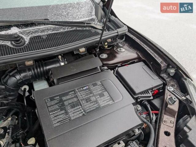 Коричневый Рено Меган, объемом двигателя 1.2 л и пробегом 135 тыс. км за 7950 $, фото 46 на Automoto.ua