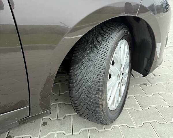 Коричневий Рено Меган, об'ємом двигуна 1.46 л та пробігом 129 тис. км за 9999 $, фото 11 на Automoto.ua