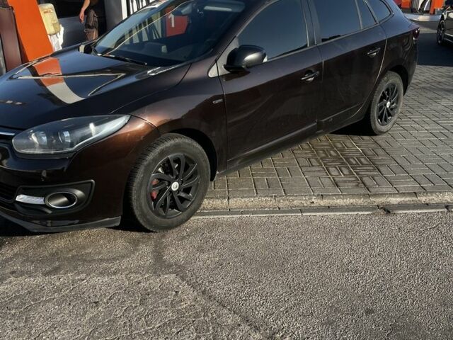 Рено Меган 2015 в Черкассах на Automoto.ua Коричневый Рено Меган, объемом двигателя 1.5 л и пробегом 268 тыс. км за 9000 $, фото 1 на Automoto.ua