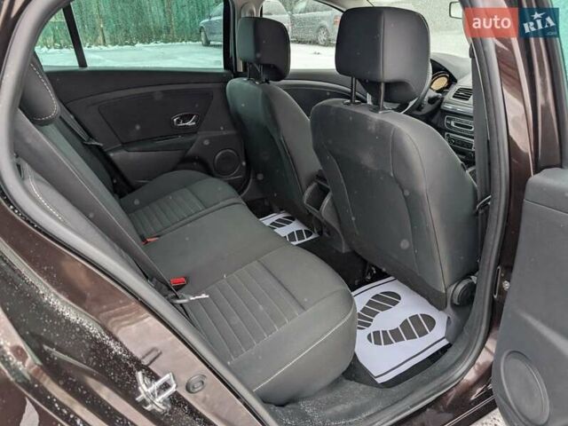 Коричневый Рено Меган, объемом двигателя 1.2 л и пробегом 135 тыс. км за 7950 $, фото 39 на Automoto.ua