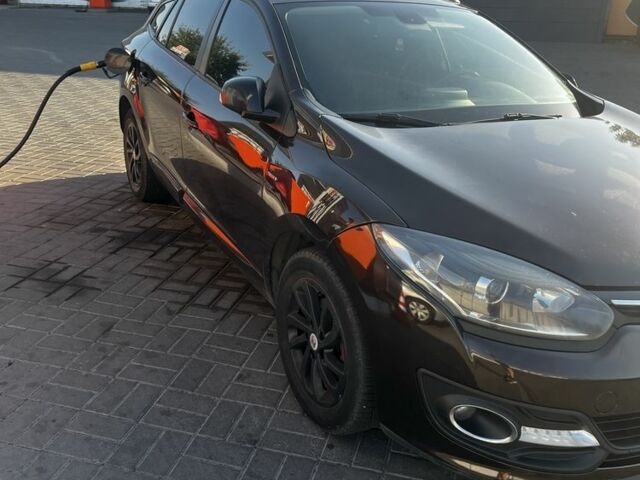 Рено Меган 2015 в Черкассах на Automoto.ua Коричневый Рено Меган, объемом двигателя 1.5 л и пробегом 268 тыс. км за 9000 $, фото 2 на Automoto.ua