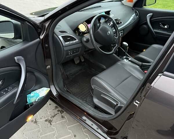 Коричневий Рено Меган, об'ємом двигуна 1.46 л та пробігом 129 тис. км за 9999 $, фото 6 на Automoto.ua