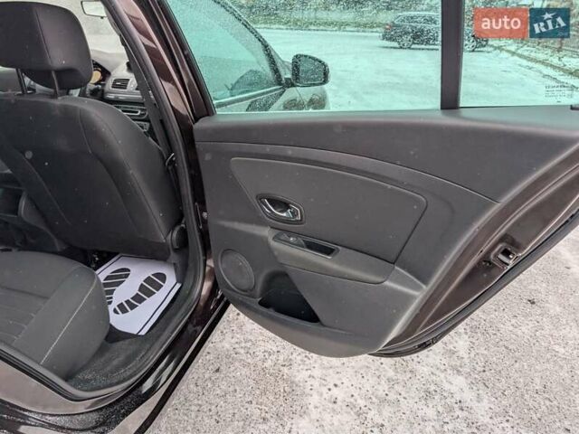 Коричневый Рено Меган, объемом двигателя 1.2 л и пробегом 135 тыс. км за 7950 $, фото 40 на Automoto.ua