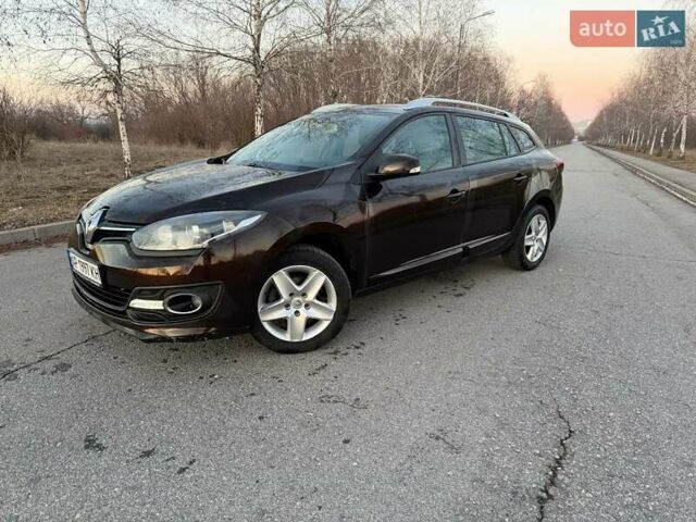 Коричневый Рено Меган, объемом двигателя 1.46 л и пробегом 173 тыс. км за 8950 $, фото 4 на Automoto.ua
