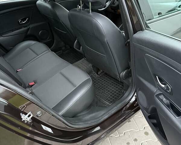 Коричневий Рено Меган, об'ємом двигуна 1.46 л та пробігом 129 тис. км за 9999 $, фото 8 на Automoto.ua
