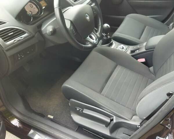 Коричневый Рено Меган, объемом двигателя 1.5 л и пробегом 223 тыс. км за 10700 $, фото 4 на Automoto.ua