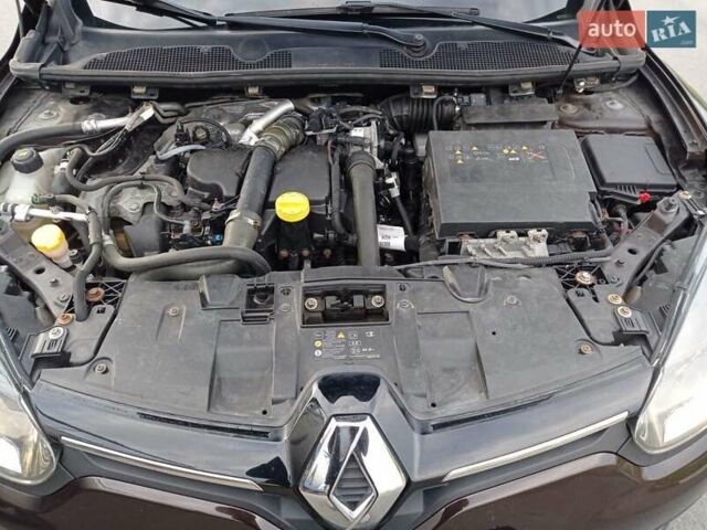 Коричневый Рено Меган, объемом двигателя 1.5 л и пробегом 164 тыс. км за 8750 $, фото 8 на Automoto.ua