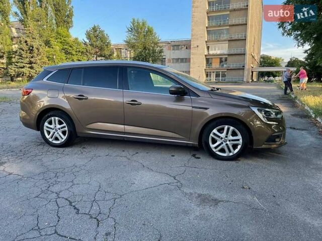 Коричневый Рено Меган, объемом двигателя 1.46 л и пробегом 194 тыс. км за 11250 $, фото 3 на Automoto.ua