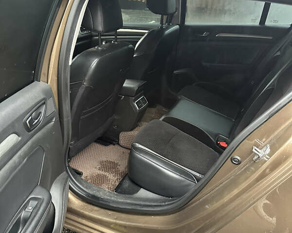 Коричневый Рено Меган, объемом двигателя 1.46 л и пробегом 246 тыс. км за 12199 $, фото 14 на Automoto.ua