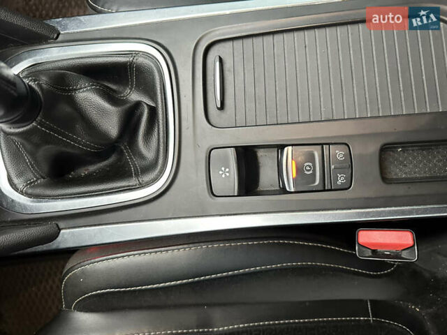 Коричневый Рено Меган, объемом двигателя 1.46 л и пробегом 246 тыс. км за 12199 $, фото 13 на Automoto.ua