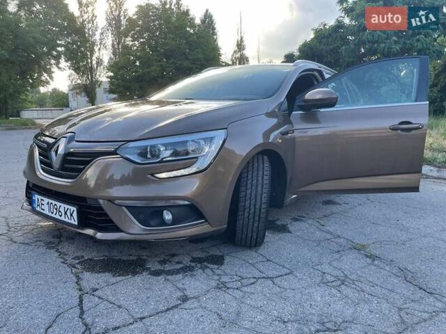 Коричневый Рено Меган, объемом двигателя 1.46 л и пробегом 194 тыс. км за 11250 $, фото 5 на Automoto.ua