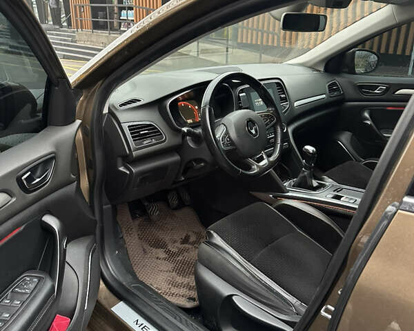 Коричневый Рено Меган, объемом двигателя 1.46 л и пробегом 246 тыс. км за 12199 $, фото 5 на Automoto.ua