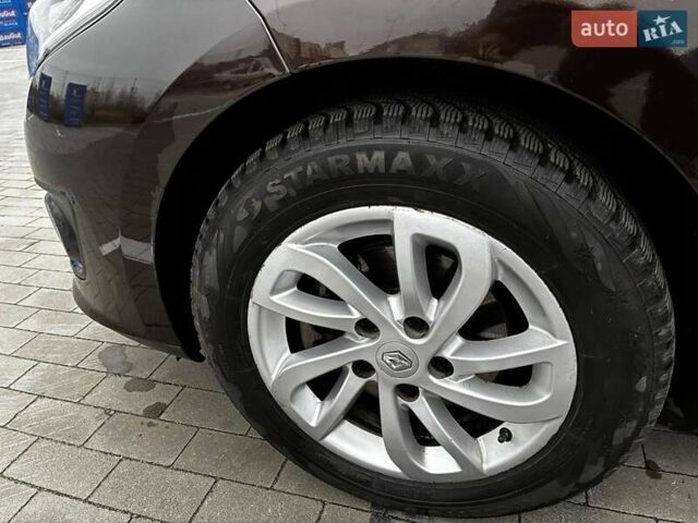 Коричневий Рено Меган, об'ємом двигуна 1.5 л та пробігом 188 тис. км за 8800 $, фото 6 на Automoto.ua
