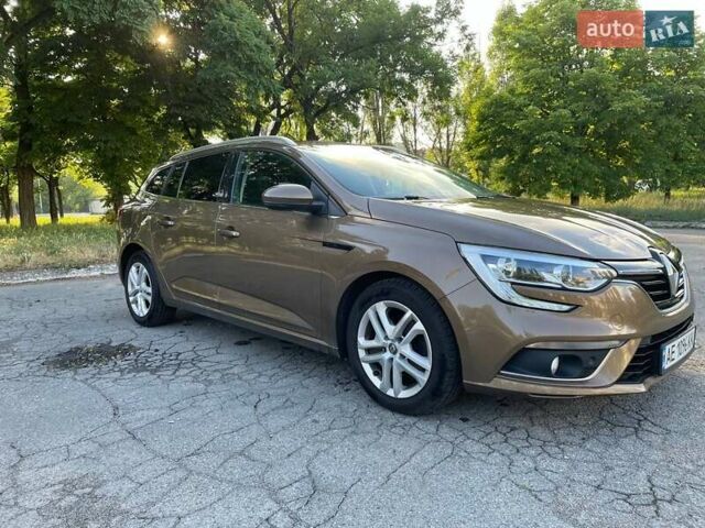 Коричневый Рено Меган, объемом двигателя 1.46 л и пробегом 194 тыс. км за 11250 $, фото 1 на Automoto.ua
