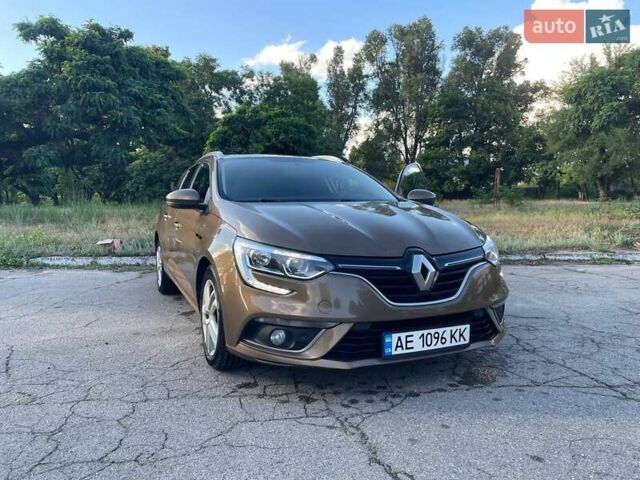Коричневый Рено Меган, объемом двигателя 1.46 л и пробегом 194 тыс. км за 11250 $, фото 2 на Automoto.ua