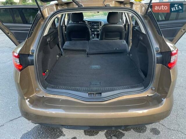 Коричневый Рено Меган, объемом двигателя 1.46 л и пробегом 194 тыс. км за 11250 $, фото 7 на Automoto.ua