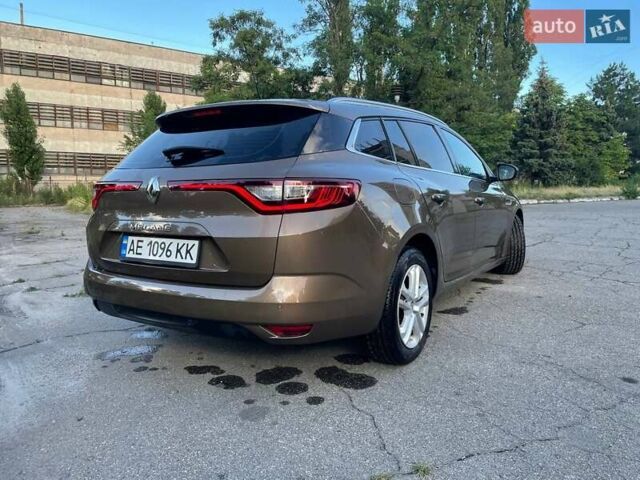 Коричневый Рено Меган, объемом двигателя 1.46 л и пробегом 194 тыс. км за 11250 $, фото 6 на Automoto.ua