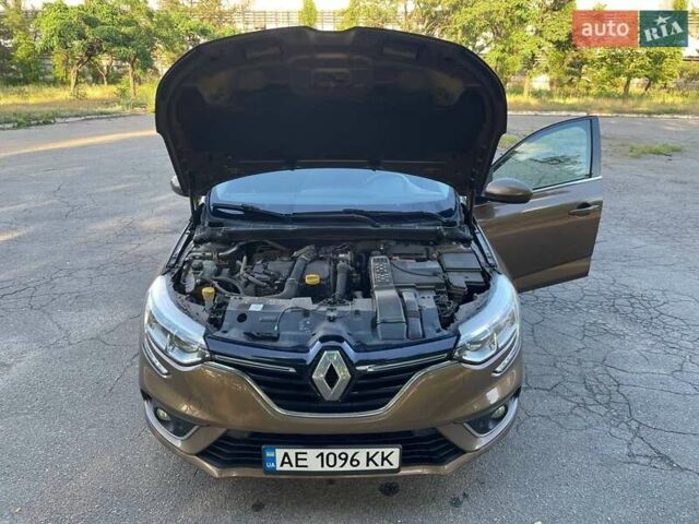 Коричневый Рено Меган, объемом двигателя 1.46 л и пробегом 194 тыс. км за 11250 $, фото 11 на Automoto.ua