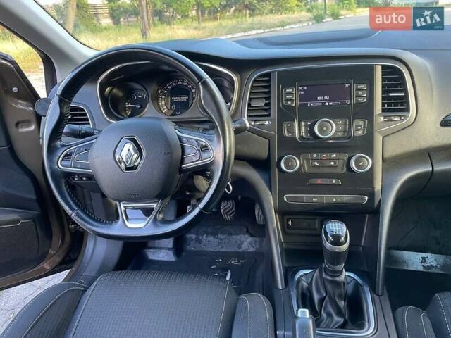 Коричневый Рено Меган, объемом двигателя 1.46 л и пробегом 194 тыс. км за 11250 $, фото 12 на Automoto.ua