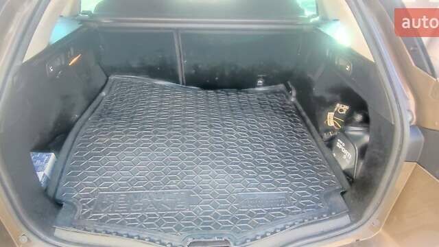 Коричневый Рено Меган, объемом двигателя 1.46 л и пробегом 300 тыс. км за 11952 $, фото 3 на Automoto.ua