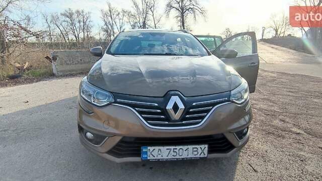 Коричневый Рено Меган, объемом двигателя 1.46 л и пробегом 300 тыс. км за 11952 $, фото 7 на Automoto.ua