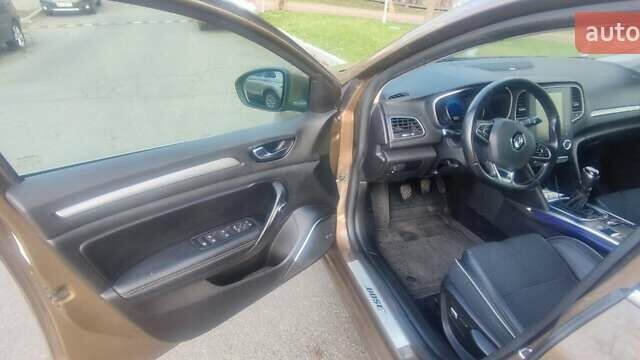 Коричневый Рено Меган, объемом двигателя 1.46 л и пробегом 300 тыс. км за 11952 $, фото 41 на Automoto.ua