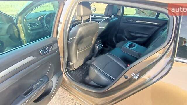 Коричневый Рено Меган, объемом двигателя 1.46 л и пробегом 300 тыс. км за 11952 $, фото 29 на Automoto.ua