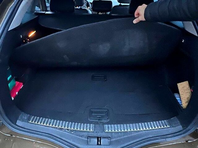 Коричневый Рено Меган, объемом двигателя 1.5 л и пробегом 227 тыс. км за 13000 $, фото 6 на Automoto.ua