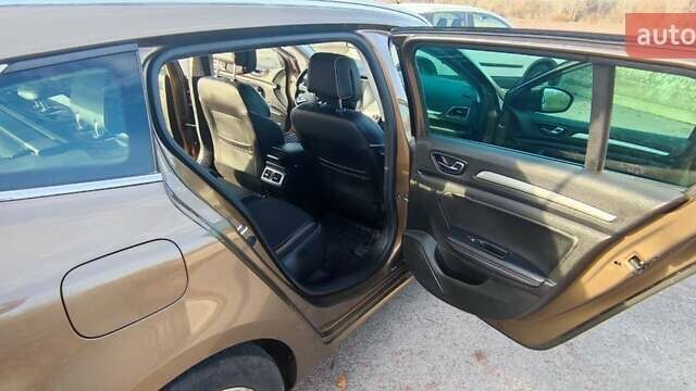 Коричневый Рено Меган, объемом двигателя 1.46 л и пробегом 300 тыс. км за 11952 $, фото 16 на Automoto.ua