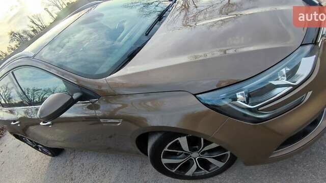 Коричневый Рено Меган, объемом двигателя 1.46 л и пробегом 300 тыс. км за 11952 $, фото 25 на Automoto.ua