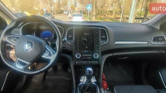 Коричневый Рено Меган, объемом двигателя 1.46 л и пробегом 300 тыс. км за 11952 $, фото 40 на Automoto.ua