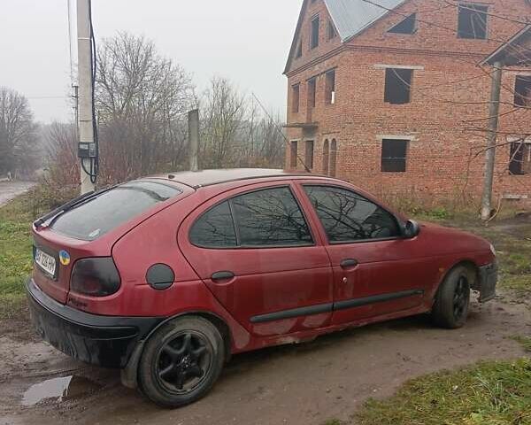 Красный Рено Меган, объемом двигателя 1.6 л и пробегом 288 тыс. км за 1200 $, фото 3 на Automoto.ua