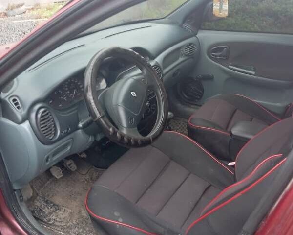 Красный Рено Меган, объемом двигателя 1.6 л и пробегом 288 тыс. км за 1200 $, фото 1 на Automoto.ua