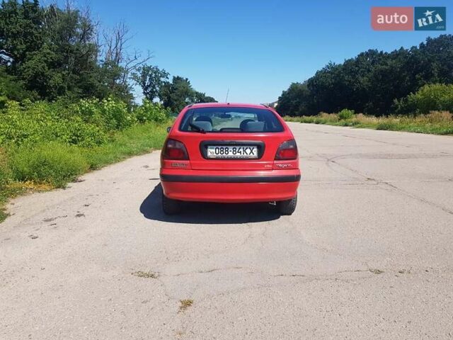 Красный Рено Меган, объемом двигателя 1.6 л и пробегом 300 тыс. км за 1850 $, фото 2 на Automoto.ua