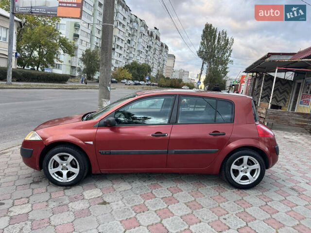 Красный Рено Меган, объемом двигателя 1.6 л и пробегом 160 тыс. км за 3350 $, фото 7 на Automoto.ua