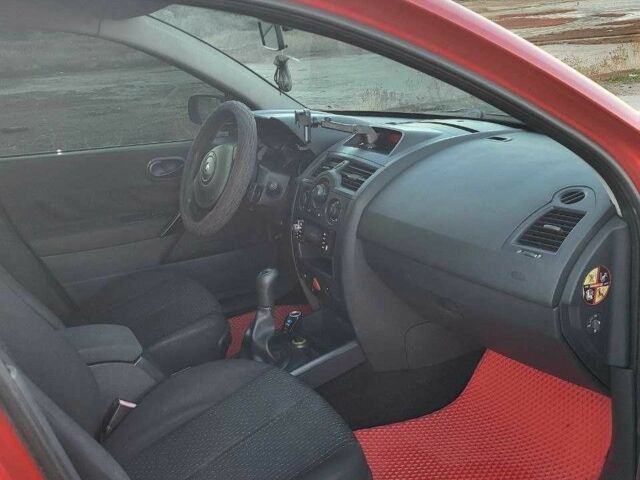 Червоний Рено Меган, об'ємом двигуна 1.4 л та пробігом 240 тис. км за 3200 $, фото 4 на Automoto.ua