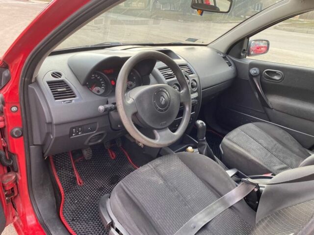 Красный Рено Меган, объемом двигателя 1.4 л и пробегом 287 тыс. км за 2500 $, фото 7 на Automoto.ua