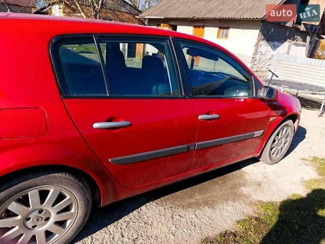 Красный Рено Меган, объемом двигателя 1.6 л и пробегом 250 тыс. км за 4000 $, фото 3 на Automoto.ua