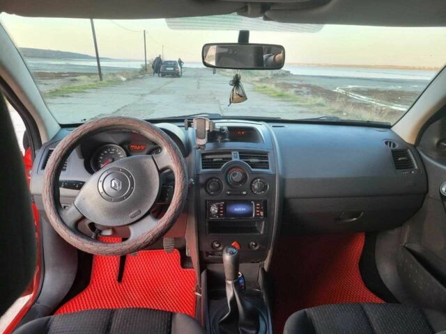 Червоний Рено Меган, об'ємом двигуна 1.4 л та пробігом 240 тис. км за 3200 $, фото 6 на Automoto.ua