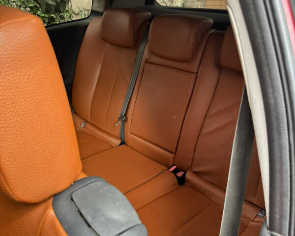 Красный Рено Меган, объемом двигателя 1.6 л и пробегом 285 тыс. км за 4500 $, фото 9 на Automoto.ua