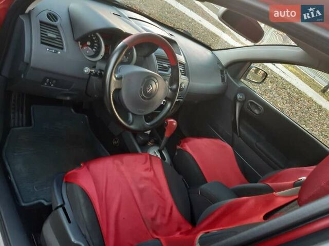 Красный Рено Меган, объемом двигателя 1.6 л и пробегом 155 тыс. км за 5500 $, фото 1 на Automoto.ua