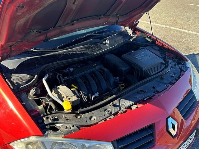 Красный Рено Меган, объемом двигателя 1.4 л и пробегом 280 тыс. км за 3700 $, фото 3 на Automoto.ua