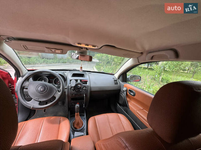 Красный Рено Меган, объемом двигателя 1.6 л и пробегом 285 тыс. км за 4500 $, фото 8 на Automoto.ua