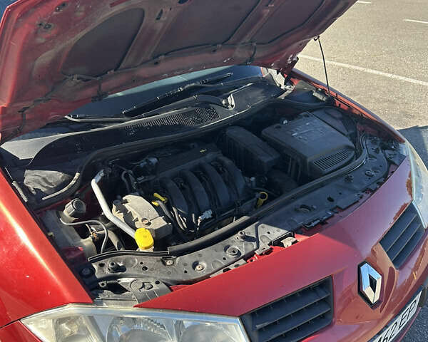 Красный Рено Меган, объемом двигателя 1.39 л и пробегом 288 тыс. км за 3000 $, фото 3 на Automoto.ua