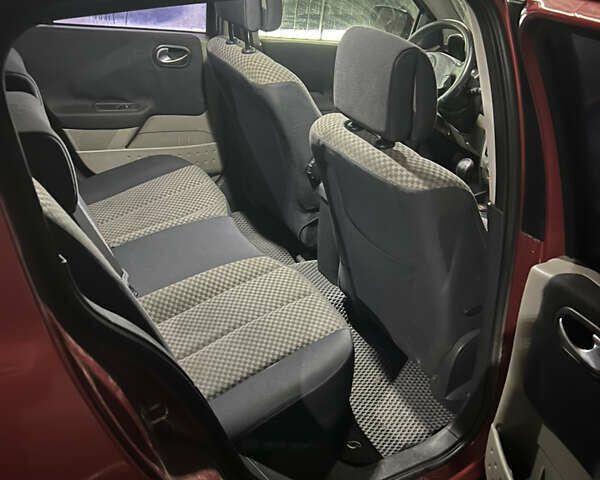 Красный Рено Меган, объемом двигателя 1.46 л и пробегом 262 тыс. км за 3400 $, фото 11 на Automoto.ua